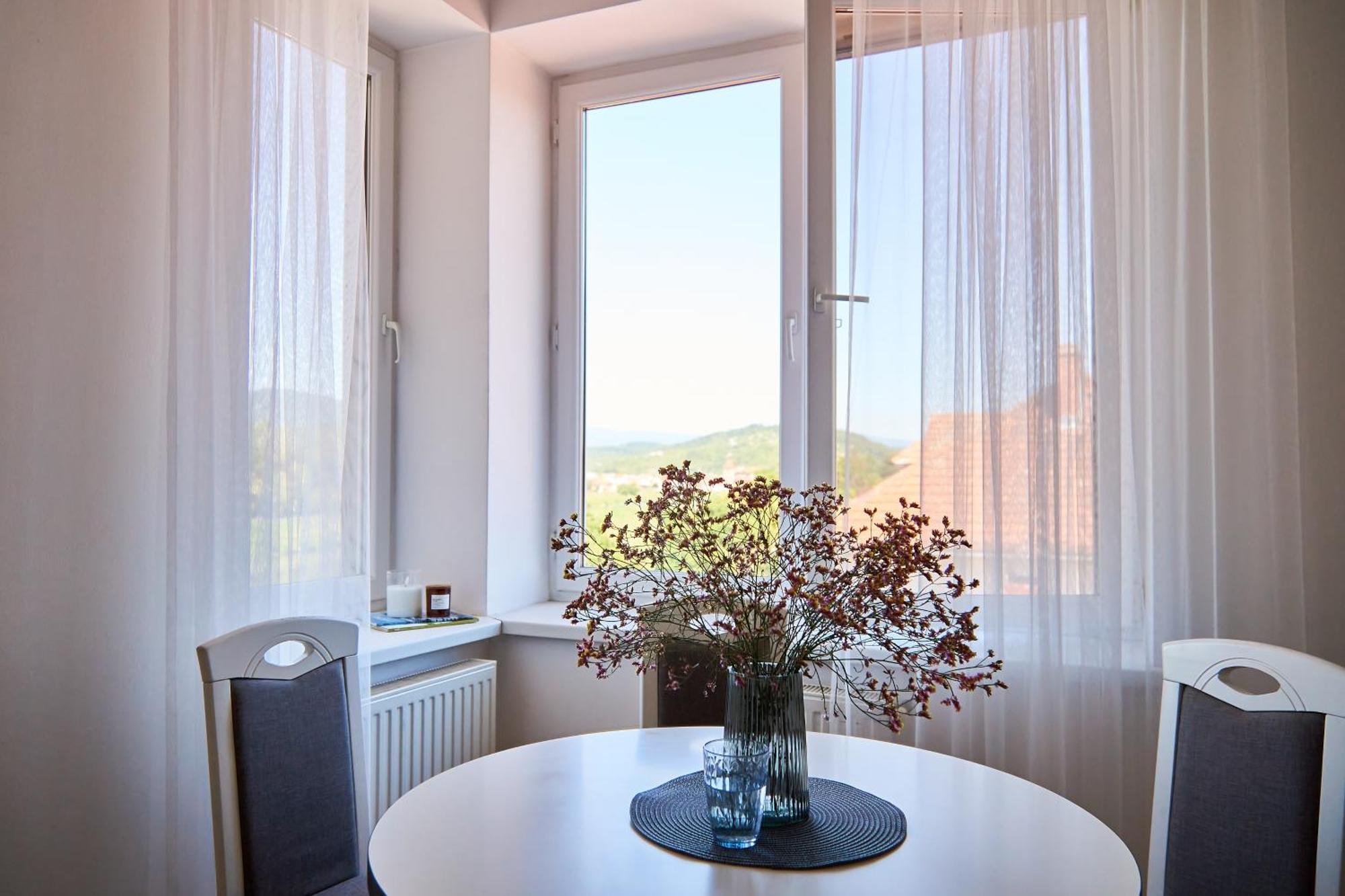 Wonderful Panoramic View Apartment Mukatschewo Exterior foto